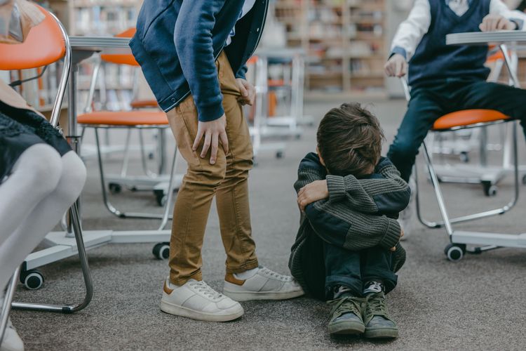 faktor pemicu anak menjadi pelaku perundungan